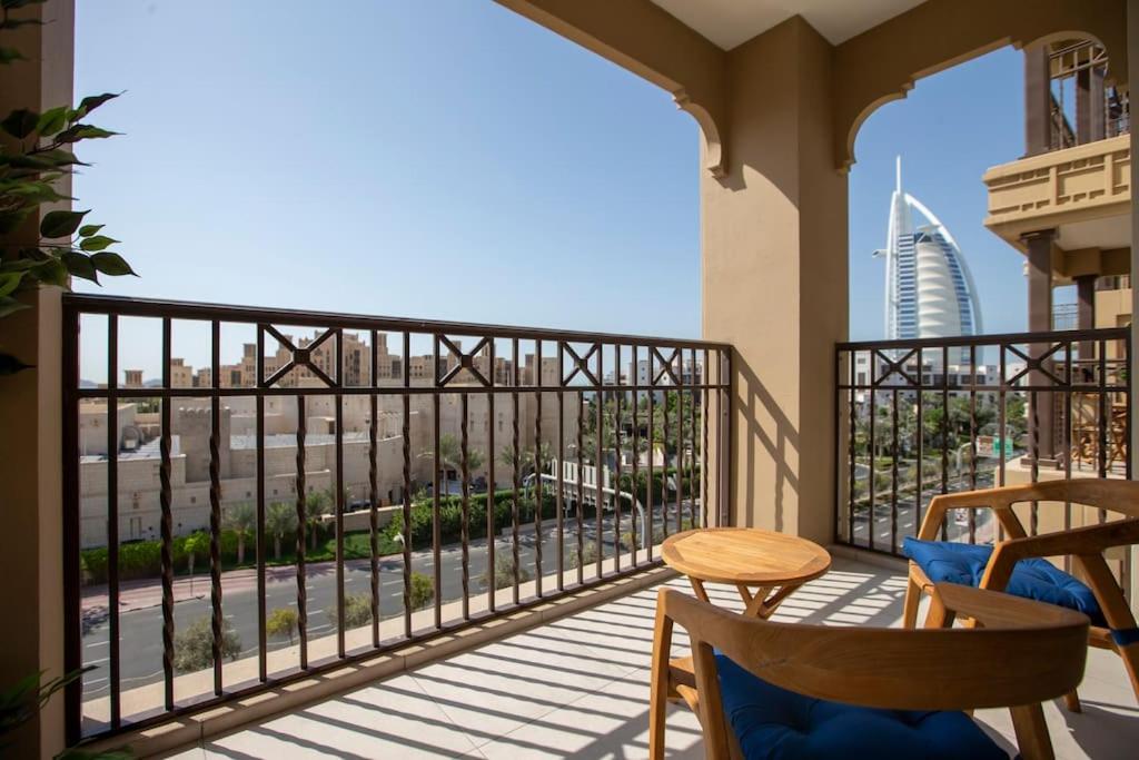 Veluxa - Luxury And Bright 1 Bedroom Apartment, Burj View! Dubai Eksteriør billede
