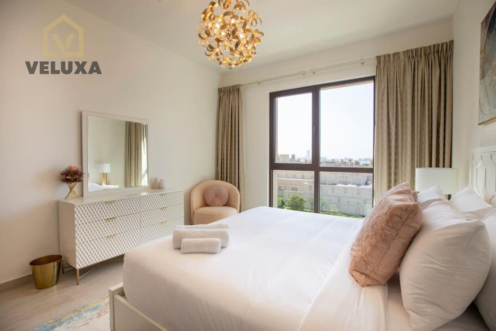 Veluxa - Luxury And Bright 1 Bedroom Apartment, Burj View! Dubai Eksteriør billede