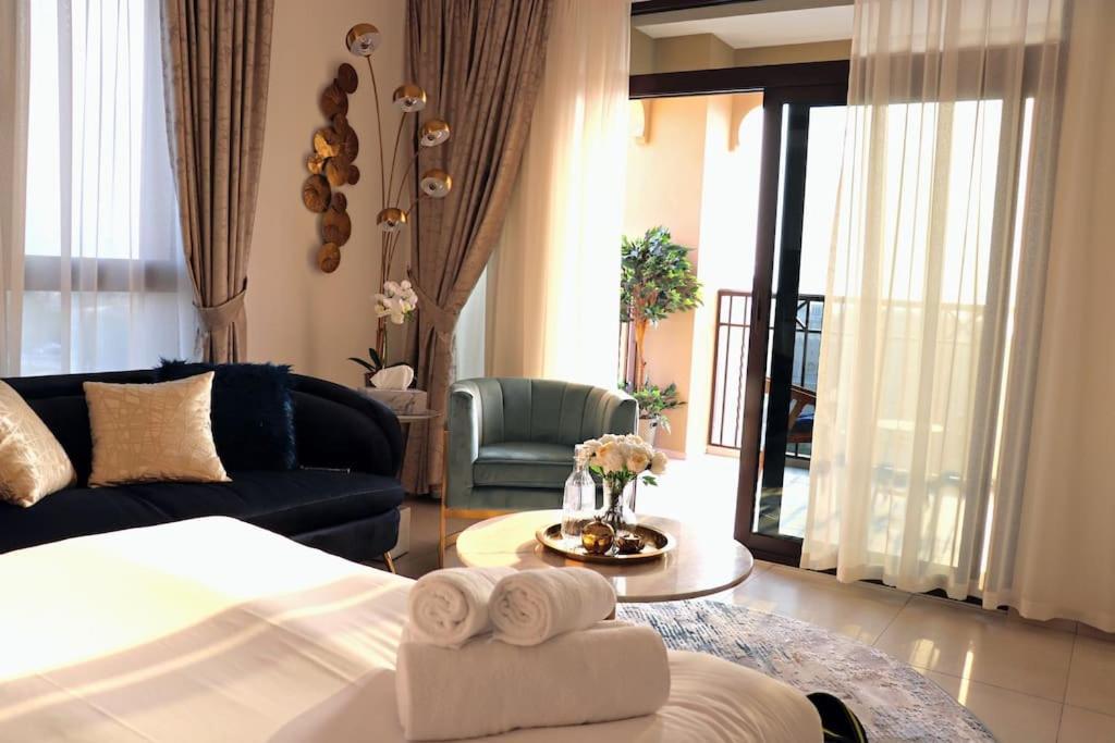 Veluxa - Luxury And Bright 1 Bedroom Apartment, Burj View! Dubai Eksteriør billede