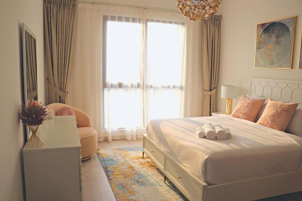 Veluxa - Luxury And Bright 1 Bedroom Apartment, Burj View! Dubai Eksteriør billede
