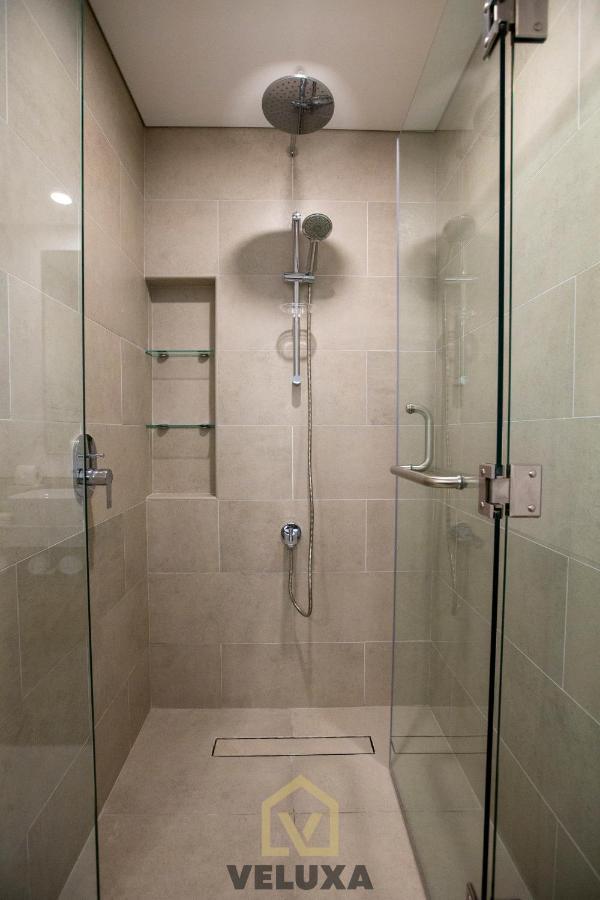 Veluxa - Luxury And Bright 1 Bedroom Apartment, Burj View! Dubai Eksteriør billede